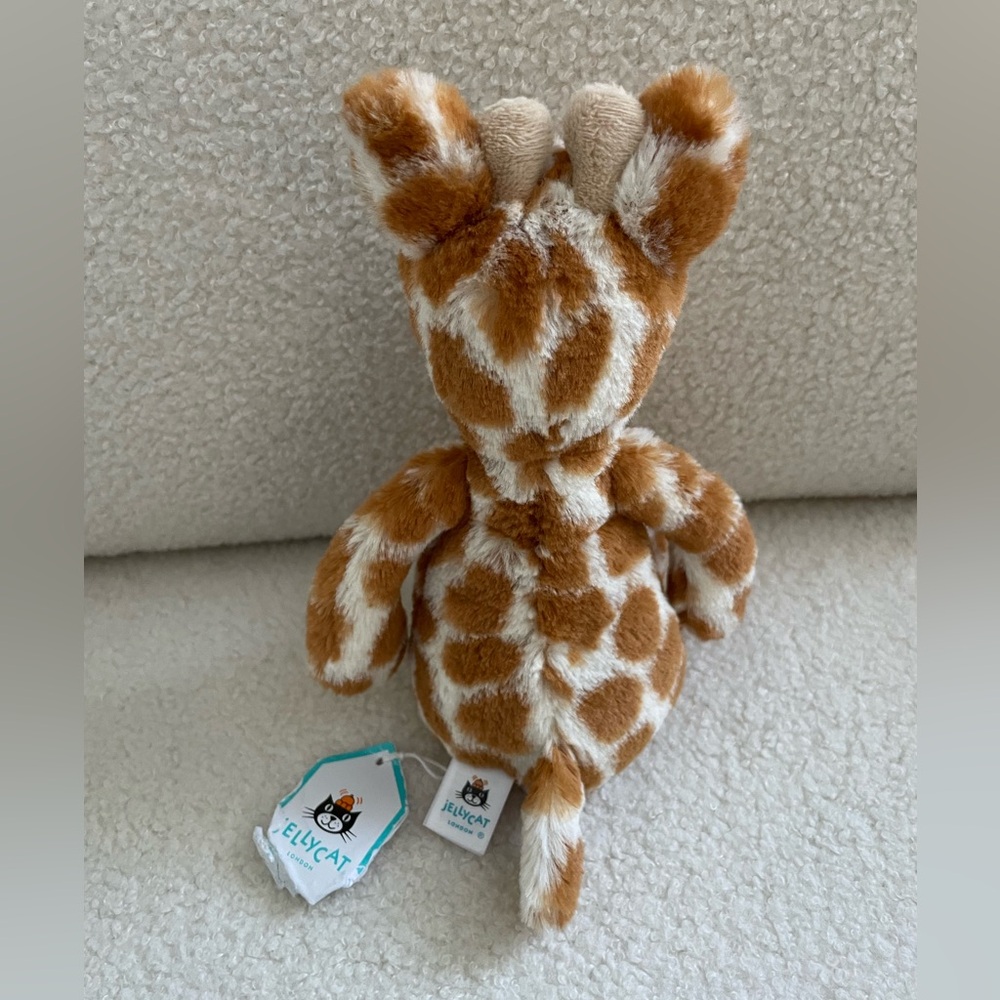 Jellycat New Giraffe 18 CM Plush from London - Picture 2 of 7